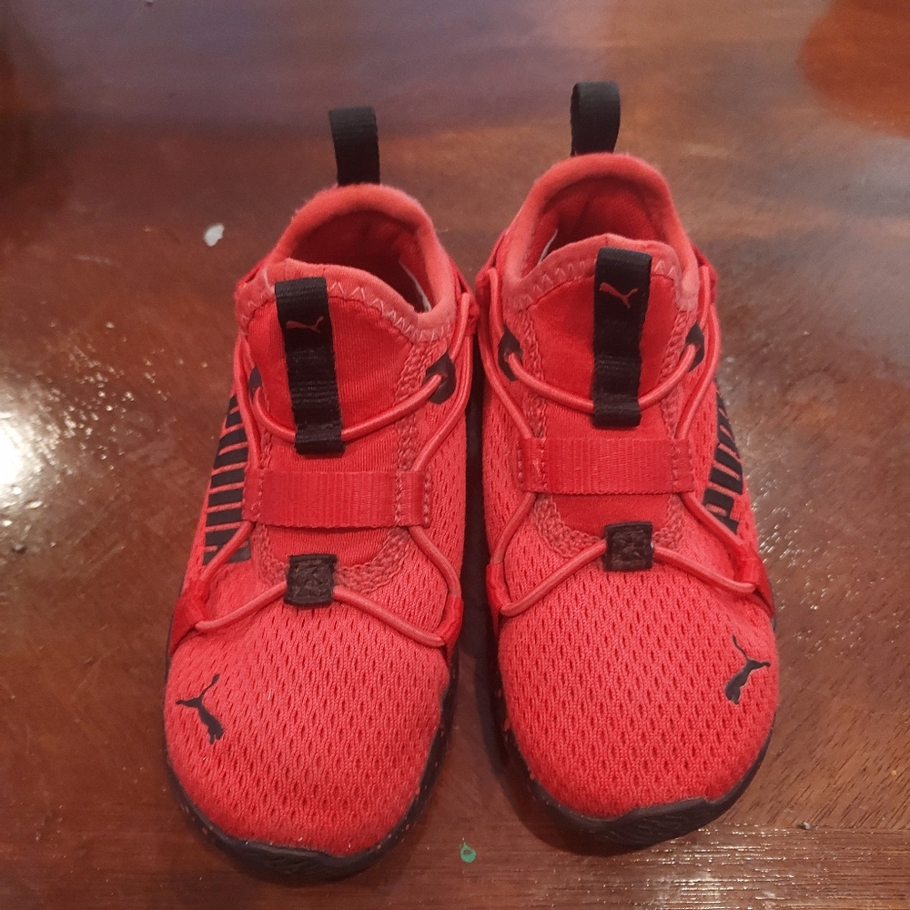 8c red Puma
